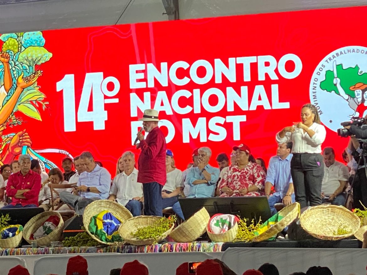 nao-precisa-votar-em-mim,-diz-lula-sobre-homem-que-bate-em-mulher