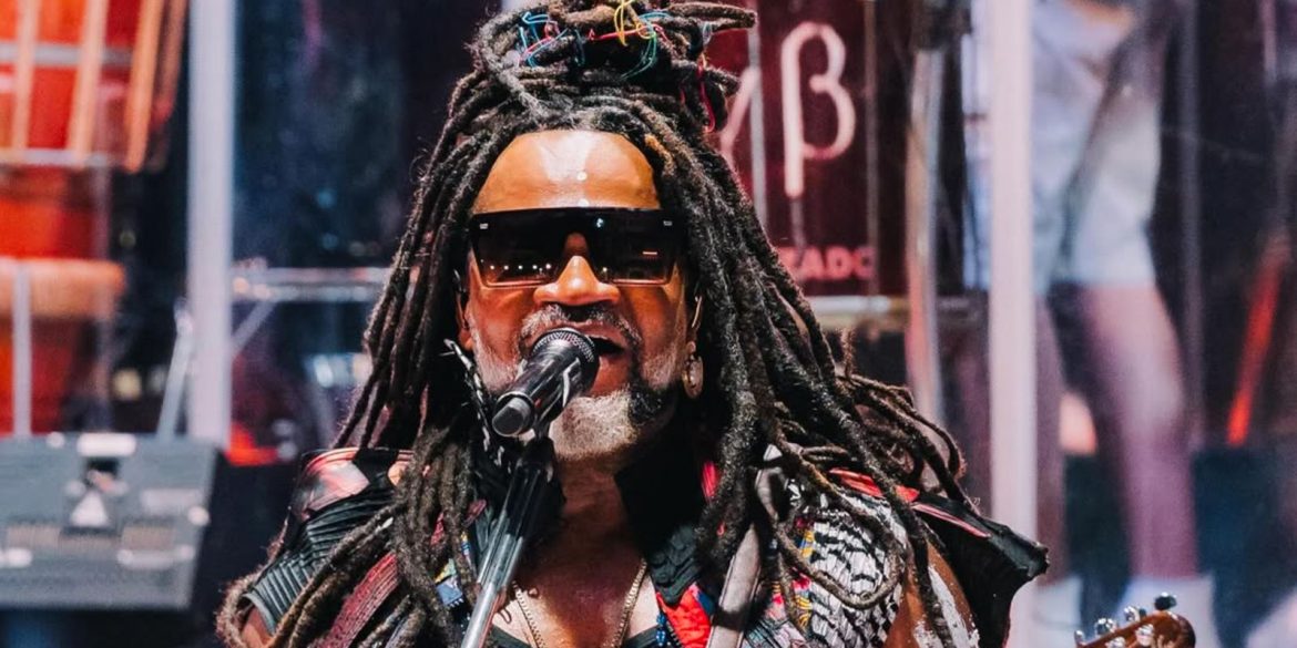 carnaval-de-salvador:-carlinhos-brown-inaugura-novo-trio-eletrico
